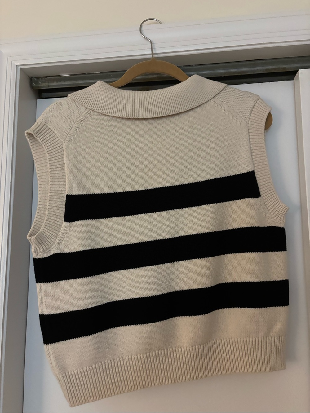 Jessica Simpson Cream and Black Striped Collared Sleeveless Sweater Vest